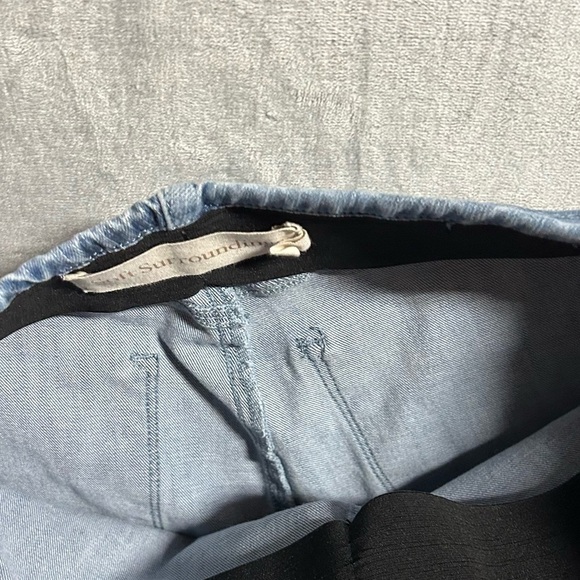 Soft Surroundings Floral leaf Print blue light wash Jeans Women’s Size Medium. - Picture 4 of 10